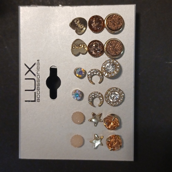 Lux accessories multi stud earring set - Picture 5 of 7